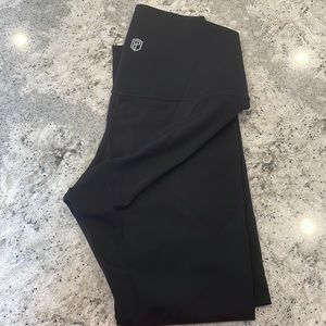 Born Primitive Leggings size L